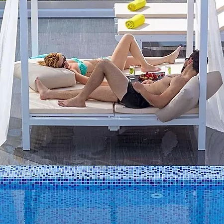 Colours Of Mykonos Luxury Residences & Отель Mykonos Town